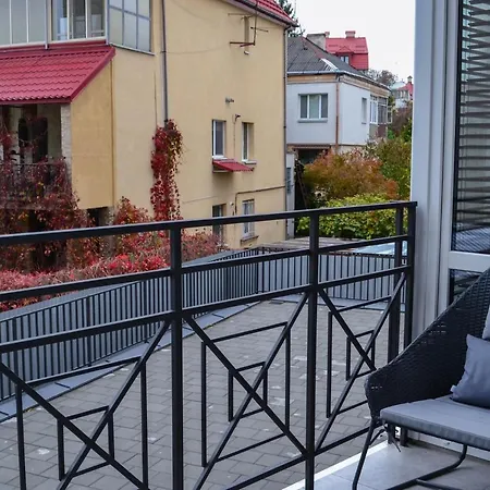 Kostjukowski Brand-new Daire Lviv